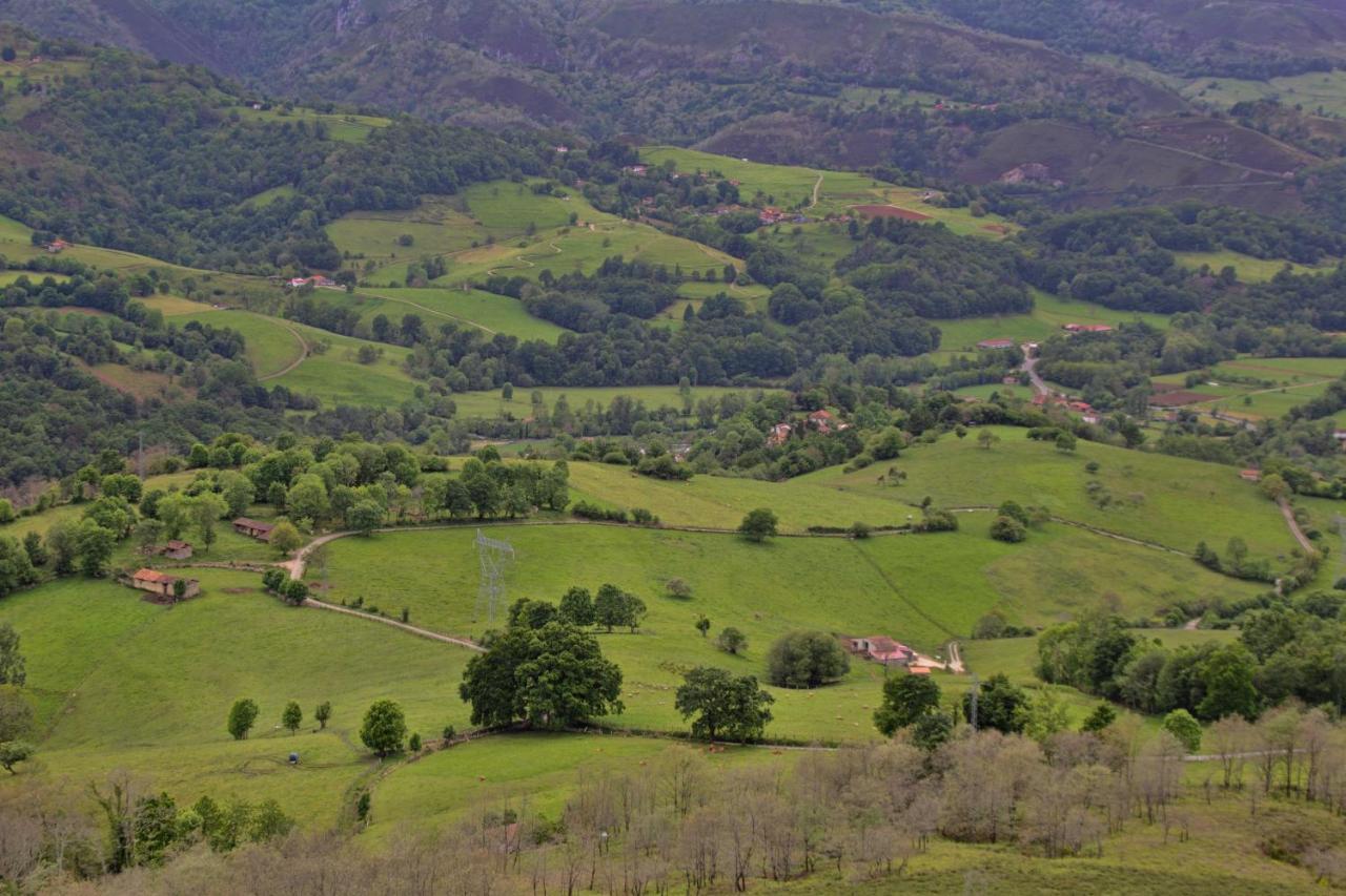 Los Campos Vivienda Vacacional Onís Esterno foto